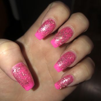Coulures Nails Spa - Ombré sparkly acrylic nails - Waxing Near Me - Lake Stevens, Washington