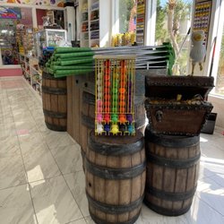 Lollipops Candy Shop - Mini golf sign ups