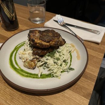 Earls Kitchen + Bar - Hot Crispy Chicken - New American Near Me - McLean, Virginia