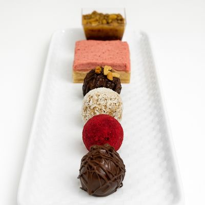 Dessert Gallery Bakery & Cafe by null