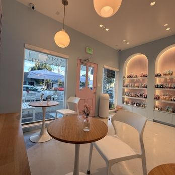 Cocoa + Cream - Tables and chairs - Gelato Near Me - Los Angeles, California
