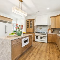 23 Realty - Gourmet Kitchen