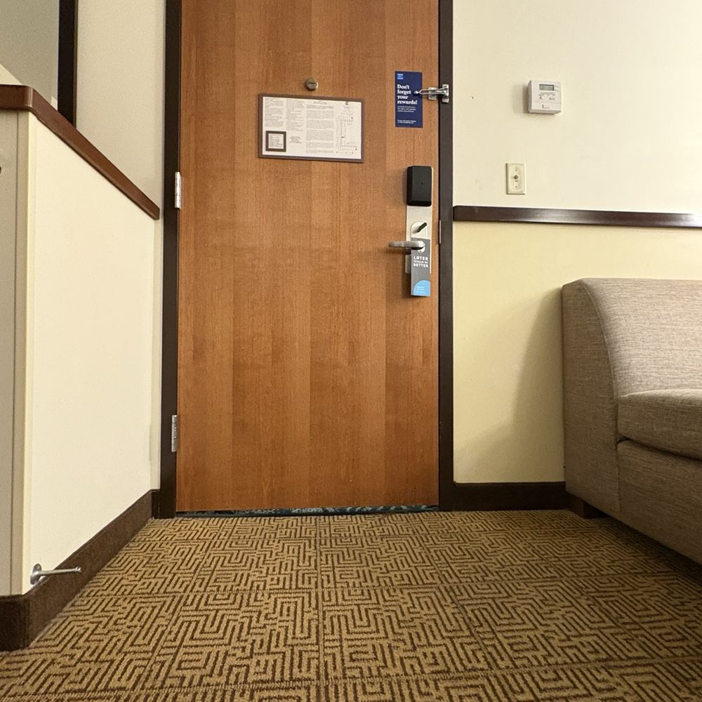 Hyatt Place Phoenix/Mesa - Big gap under door - Hotels Near Me - Mesa, Arizona Hyatt Place Phoenix/Mesa - Big gap under door - Hotels Near Me - Mesa, Arizona