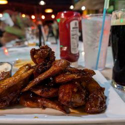 Con Murphy's Ocean Bar & Grill - Honey Chili Wings
