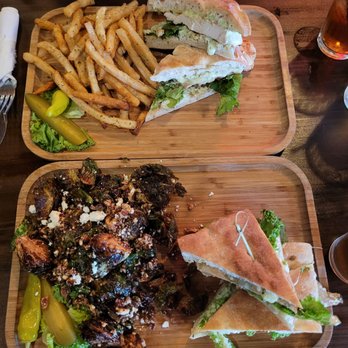 Cosmo Restobar - New American Near Me - Pomona, California