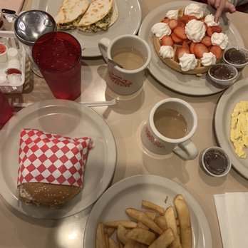 Mama's Daughters' Diner - Diners Near Me - Forney, Texas Mama's Daughters' Diner - Diners Near Me - Forney, Texas