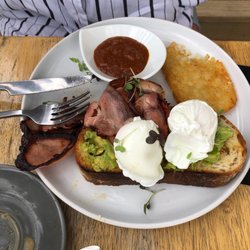 Kincumber Post Cafe - Bacon and hash brown stack