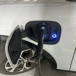 Budget Car Rental - Charging indicator