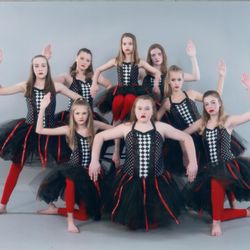 Black Pearl Dance Academy - We offer classes in Modern.