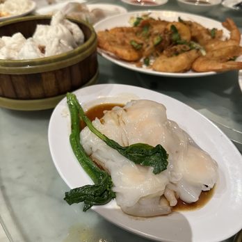 Dolo Restaurant and Bar - Shrimp Crepe , BBQ Pork Bun , Salt and Pepper Shrimp - Dim Sum Near Me - Chicago, Illinois Dolo Restaurant and Bar - Shrimp Crepe , BBQ Pork Bun , Salt and Pepper Shrimp - Dim Sum Near Me - Chicago, Illinois