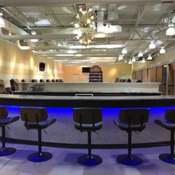 Hollywood Nails, Tanning & Spa - Manicure bar