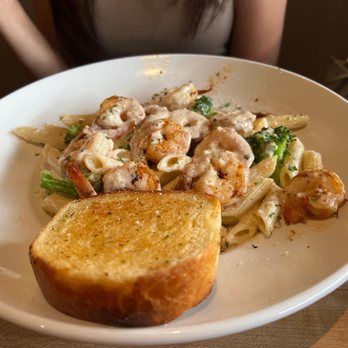 Cheddar's Scratch Kitchen - Grilled Shrimp Alfredo - Comfort Food Near Me - Camden, Delaware