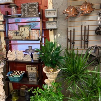Suzanne's Designs - Florists Near Me - Luling, Texas Suzanne's Designs - Florists Near Me - Luling, Texas