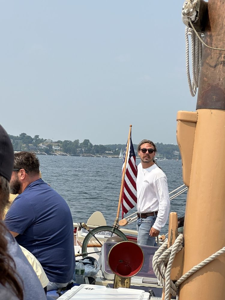 Schooner Eastwind Logo