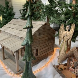 Von Nash Interiors - Lovely holiday scenes are set up in the store.
