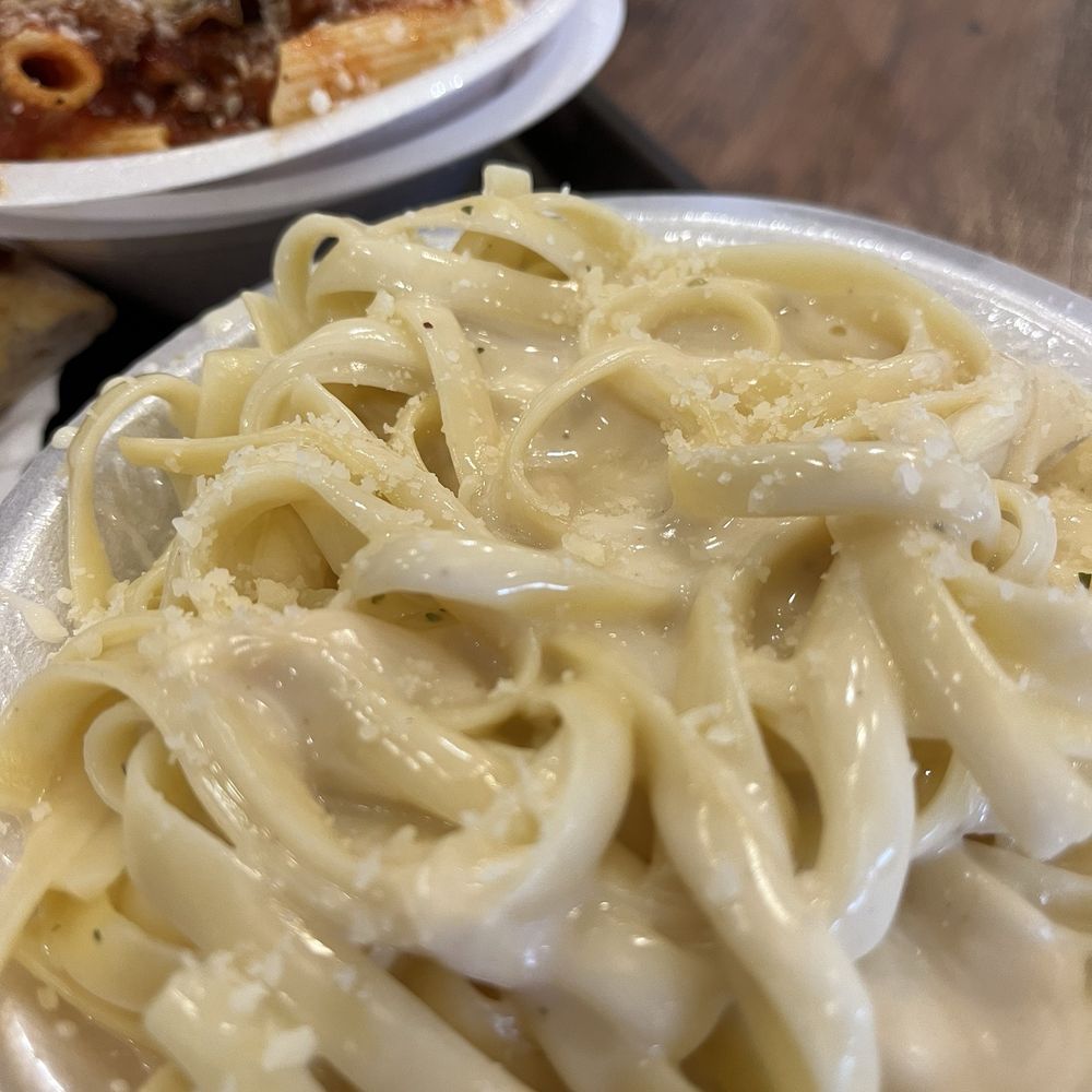 Italian Kitchen - Alfredo pasta - Pizza Near Me - Simpsonville, Kentucky