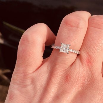 d'Original Jewelers - Resized up to a 7 - Jewelry Near Me - Bellevue, Washington