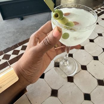 Queen's Raw Bar & Grill - Dirty Martini! - Seafood Near Me - Los Angeles, California Queen's Raw Bar & Grill - Dirty Martini! - Seafood Near Me - Los Angeles, California
