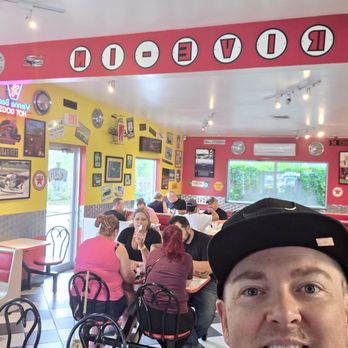 GUS'S DRIVE-IN - Updated October 2025 - 86 Reviews & 71