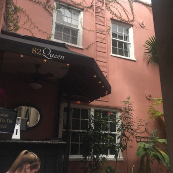 82 Queen - Wait at 2:29pm on a Friday is 5-10 minutes. Everywhere else close was booked! - Southern Near Me - Charleston, South Carolina