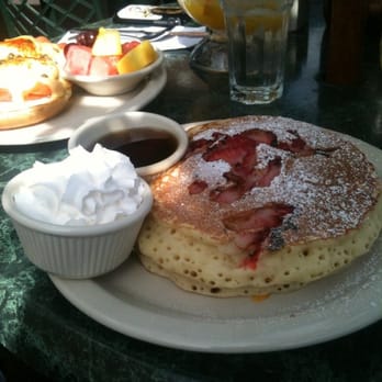 Bill's Cafe - strawberry pancake - American Near Me - San Jose, California