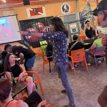 Dick's Dive - Live band - Dive Bars Near Me - San Miguel de Cozumel, ROO