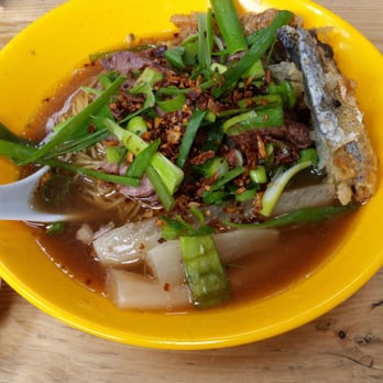 Bosslady Noodle Bar - Beef noodle soup with fish scratchings - Cantonese Near Me - London, XGL