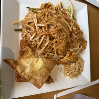 Tamarind Thai Restaurant - Pad Thai Noodle - Thai Near Me - La Mesa, California