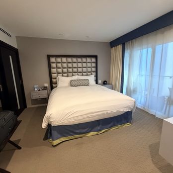 Sunset Marquis - King bedroom - Hotels Near Me - West Hollywood, California Sunset Marquis - King bedroom - Hotels Near Me - West Hollywood, California