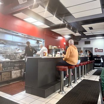 Louie's Grill - Counter area - American Near Me - Forest Park, Illinois