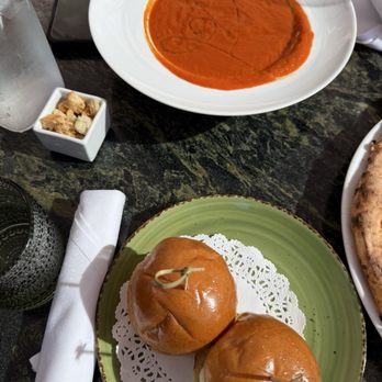 Settecento - Tomato soup and sliders wagyu - Italian Near Me - Los Angeles, California Settecento - Tomato soup and sliders wagyu - Italian Near Me - Los Angeles, California