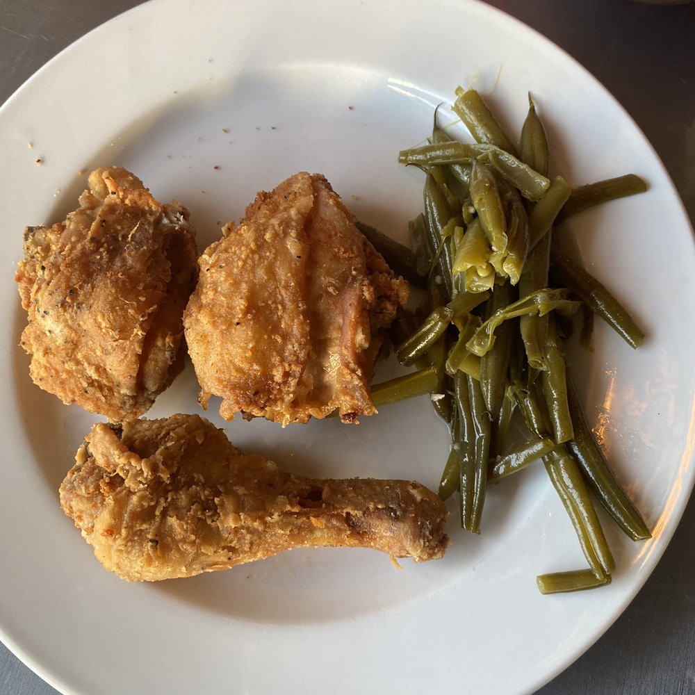 Florence's Restaurant - Fried Chicken with 3 Vegetables ( Mac and cheese came on other plate) - Soul Food Near Me - Oklahoma City, Oklahoma