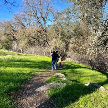 Hinkle Creek Nature Area - Hiking Near Me - Folsom, California