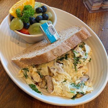 Kitchen Story - Primavera Scramble with Fruit - Breakfast & Brunch Near Me - Oakland, California