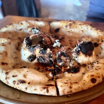 Sherwood Queenstown - Garlic flatbread - Hotels Near Me - Queenstown, OTA