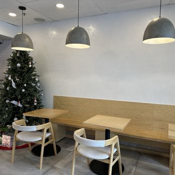 Boba Bliss - Seating area - Bubble Tea Near Me - Dublin, California Boba Bliss - Seating area - Bubble Tea Near Me - Dublin, California