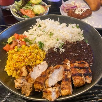 Bocas Grill Orlando - Mexican lunch bowl - Latin American Near Me - Orlando, Florida