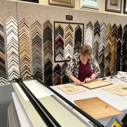 Suzie’s Picture Framing - Inside