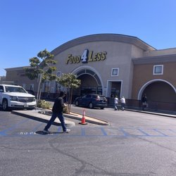 Food4Less - Entrance