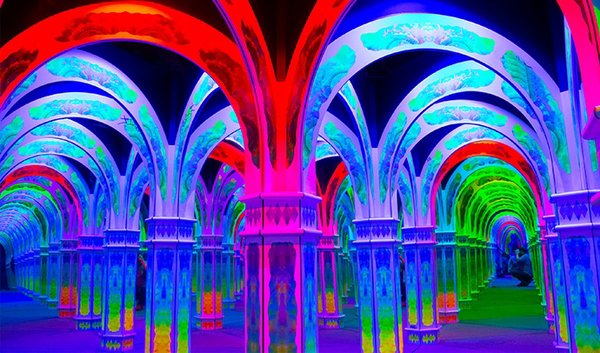 Magowan's Infinite Mirror Maze by null