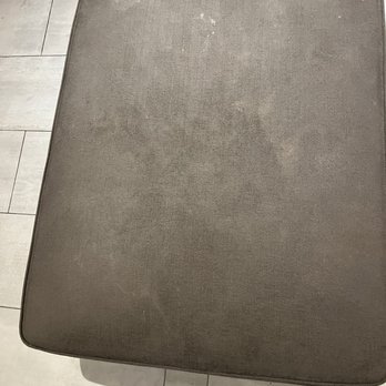 eména spa - Dirty and stained coach in locker room - Day Spas Near Me - Hollywood, Florida eména spa - Dirty and stained coach in locker room - Day Spas Near Me - Hollywood, Florida