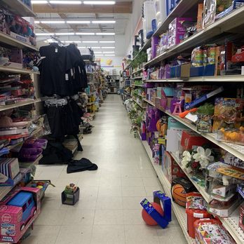 Big Lots - What a mess!  The shelves are in disarray and the aisles are not clear! - Department Stores Near Me - Murrieta, California