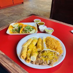 Los Tacos