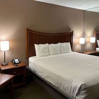 Raintree Inn - Motel Ada OK Single - Hotels Near Me - Ada, Oklahoma Raintree Inn - Motel Ada OK Single - Hotels Near Me - Ada, Oklahoma