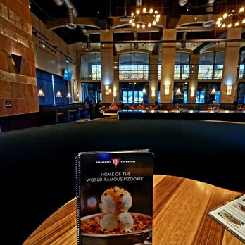 BJ's Restaurant & Brewhouse - Indoor architecture. Very elegant restaurant. - New American Near Me - Downey, California BJ's Restaurant & Brewhouse - Indoor architecture. Very elegant restaurant. - New American Near Me - Downey, California