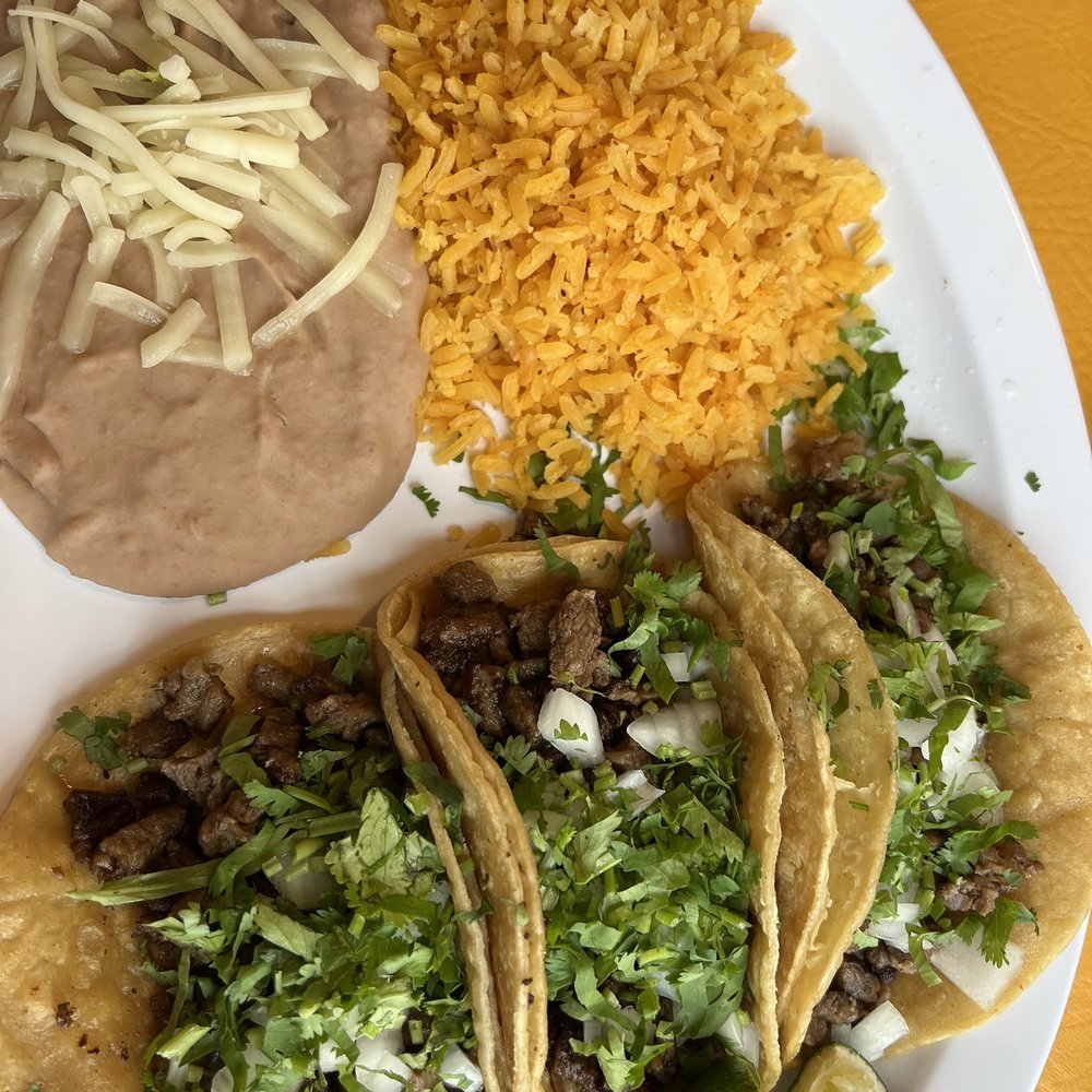 Plaza Garibaldi - Taco dinner - Mexican Tacos - Mexican Near Me - Waukesha, Wisconsin Plaza Garibaldi - Taco dinner - Mexican Tacos - Mexican Near Me - Waukesha, Wisconsin