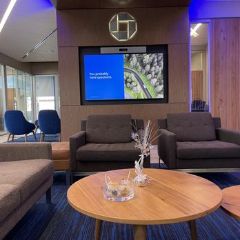 Chase Bank - Seating area in the lobby. - Banks & Credit Unions Near Me - Chicago, Illinois Chase Bank - Seating area in the lobby. - Banks & Credit Unions Near Me - Chicago, Illinois