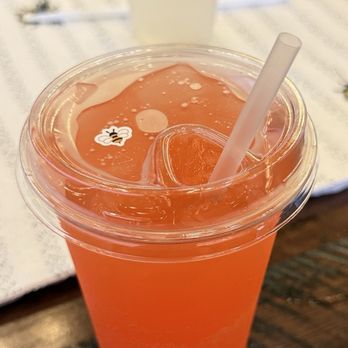 Honeybees - Cute details on my strawberry lemonade cup - Coffee & Tea Near Me - San Diego, California