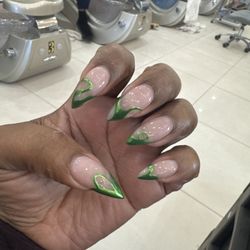 Nina is AMAZING! I come monthly. My nails always last and I'm well taken care of.