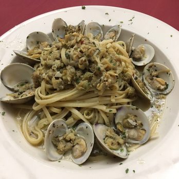 Fratelli - Linguini alle vongole - Italian Near Me - Alexandria, Virginia Fratelli - Linguini alle vongole - Italian Near Me - Alexandria, Virginia